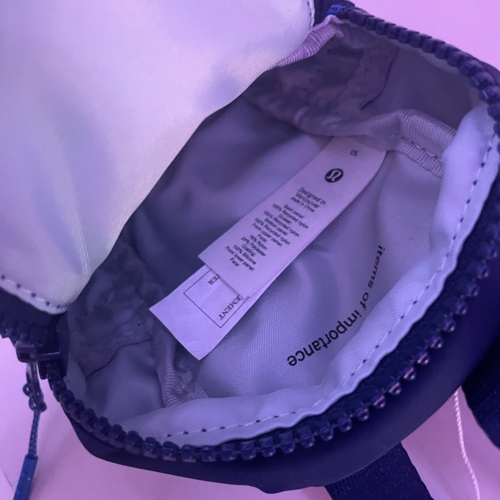 Lulu bag perfect to fit phone